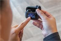 AURICOLARI CON SCHERMO TOUCH